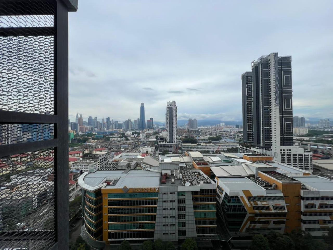 Kl View 2r1b Free Wifi 6pax Pangsapuri Kuala Lumpur