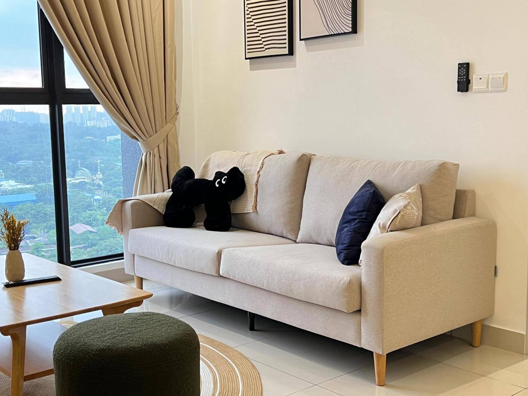 Kl View 2r1b Free Wifi 6pax Pangsapuri Kuala Lumpur