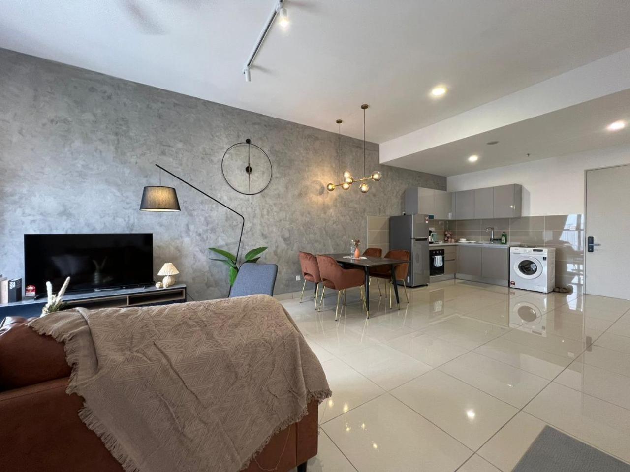 Kl View 2r1b Free Wifi 6pax Pangsapuri Kuala Lumpur